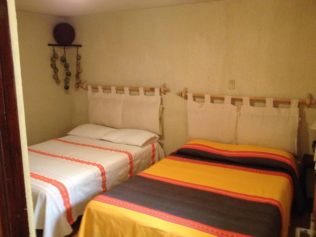 Hostal Casa Castillo Morelia Habitación foto