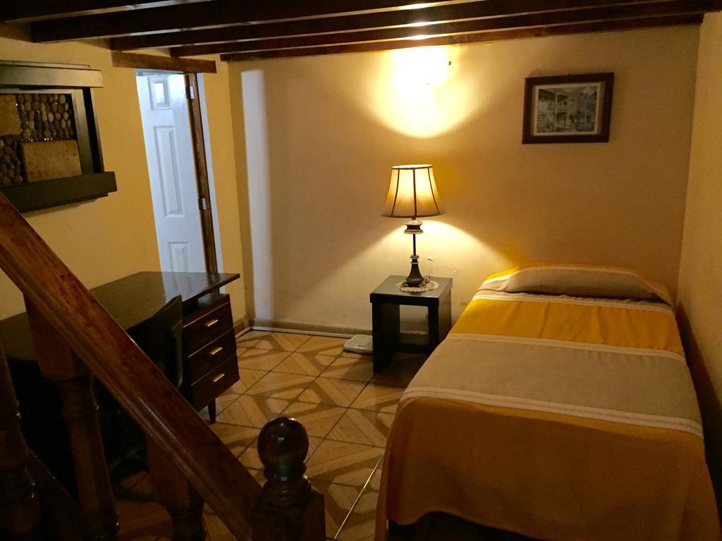 Hostal Casa Castillo Morelia Habitación foto