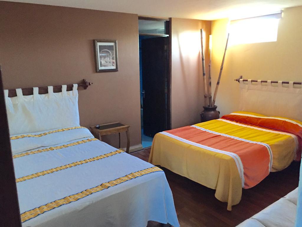Hostal Casa Castillo Morelia Habitación foto