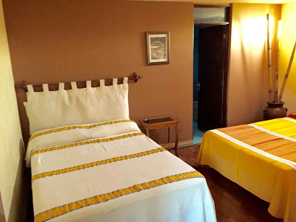 Hostal Casa Castillo Morelia Habitación foto